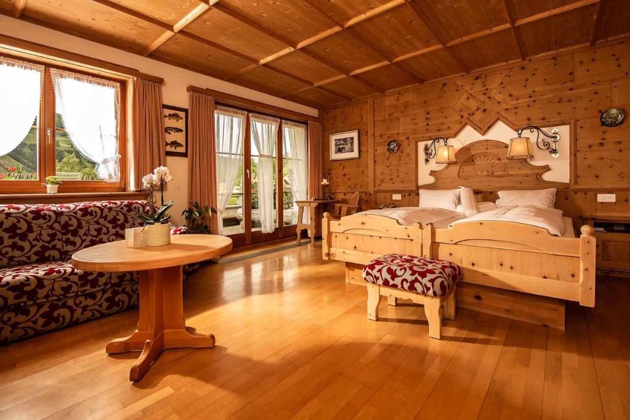 Schlosshotel Chaste تاراسب المظهر الخارجي الصورة