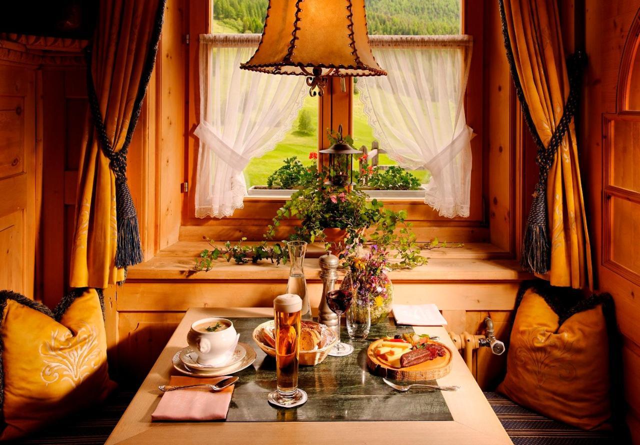 Schlosshotel Chaste تاراسب المظهر الخارجي الصورة