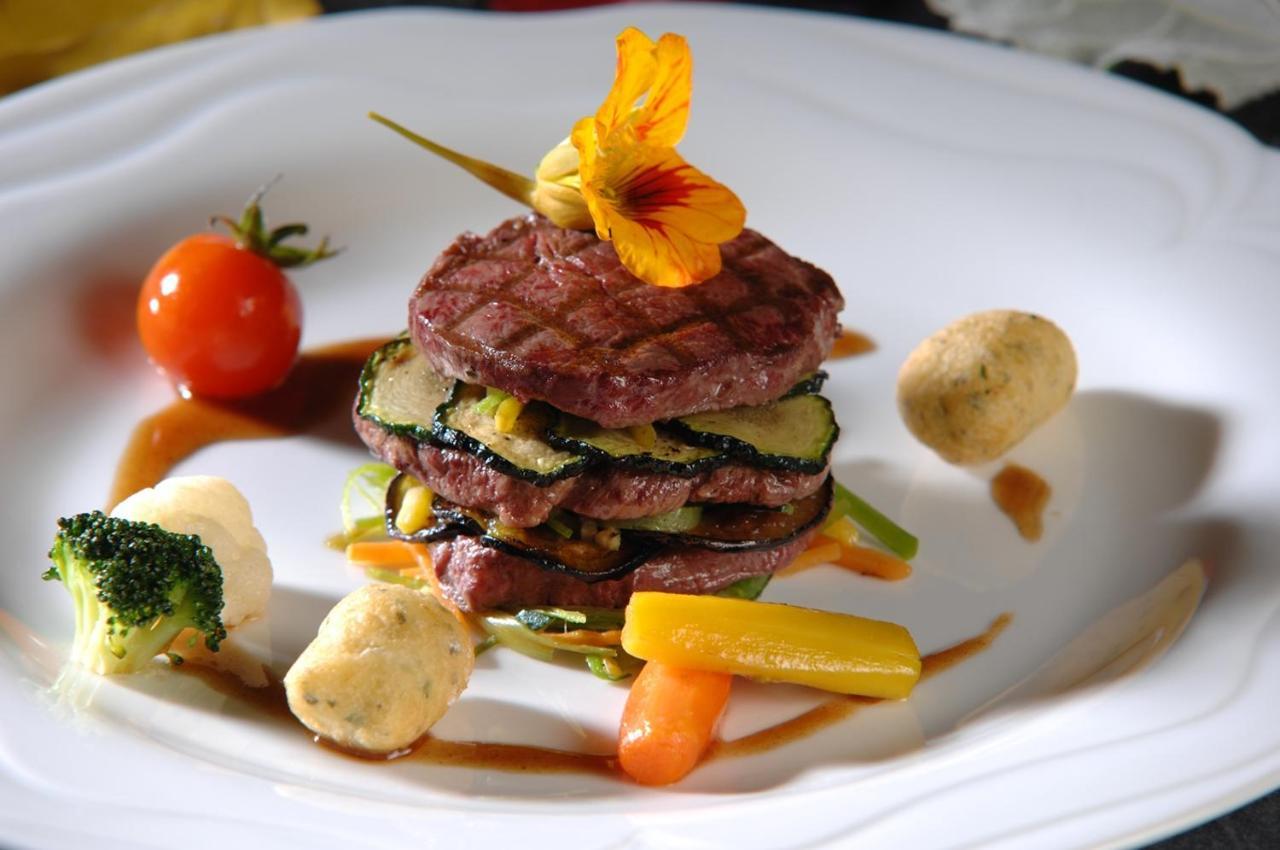 Schlosshotel Chaste تاراسب المظهر الخارجي الصورة