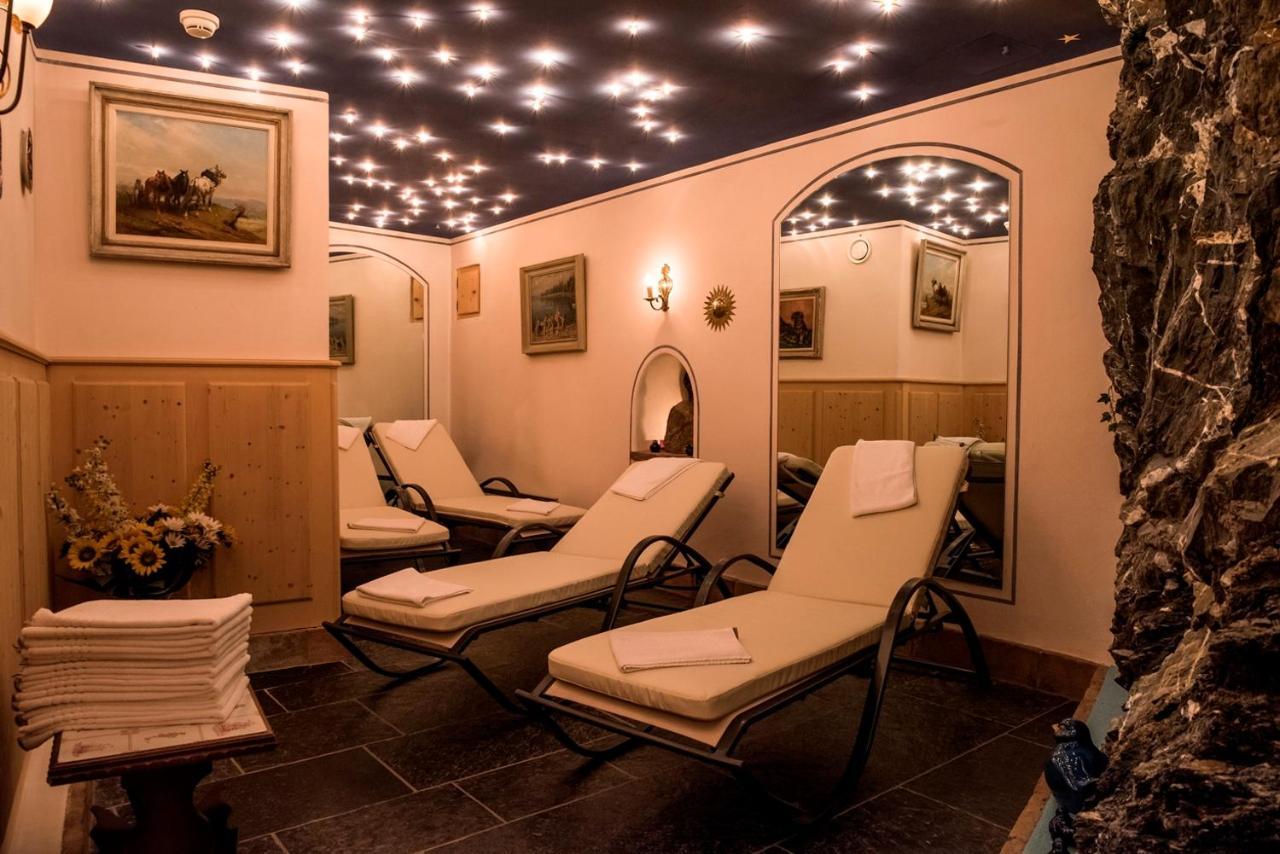 Schlosshotel Chaste تاراسب المظهر الخارجي الصورة