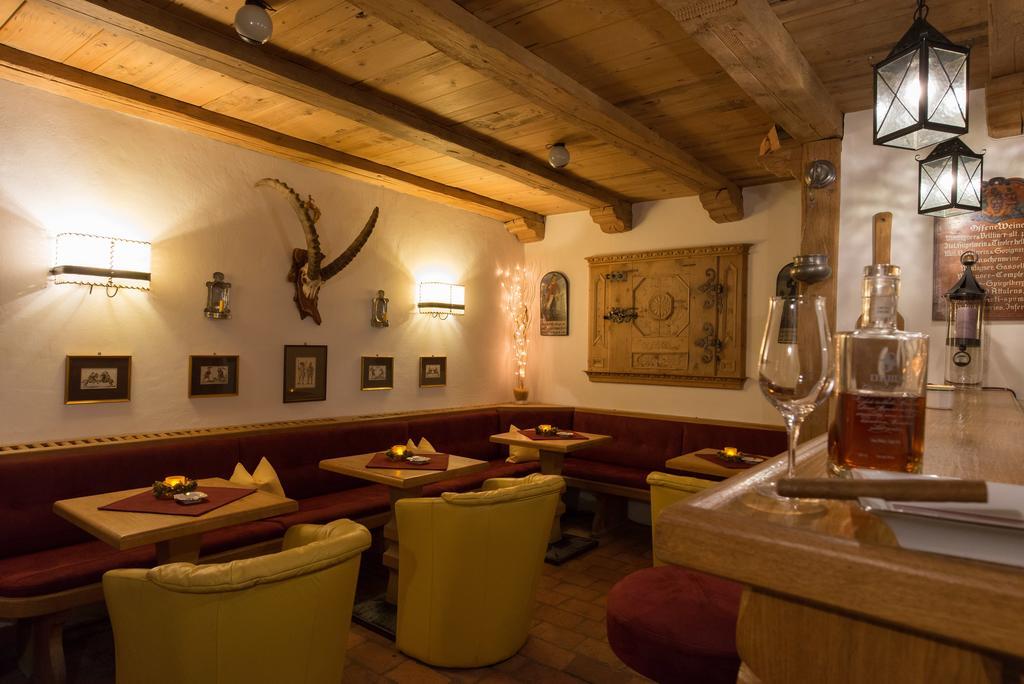 Schlosshotel Chaste تاراسب المظهر الخارجي الصورة