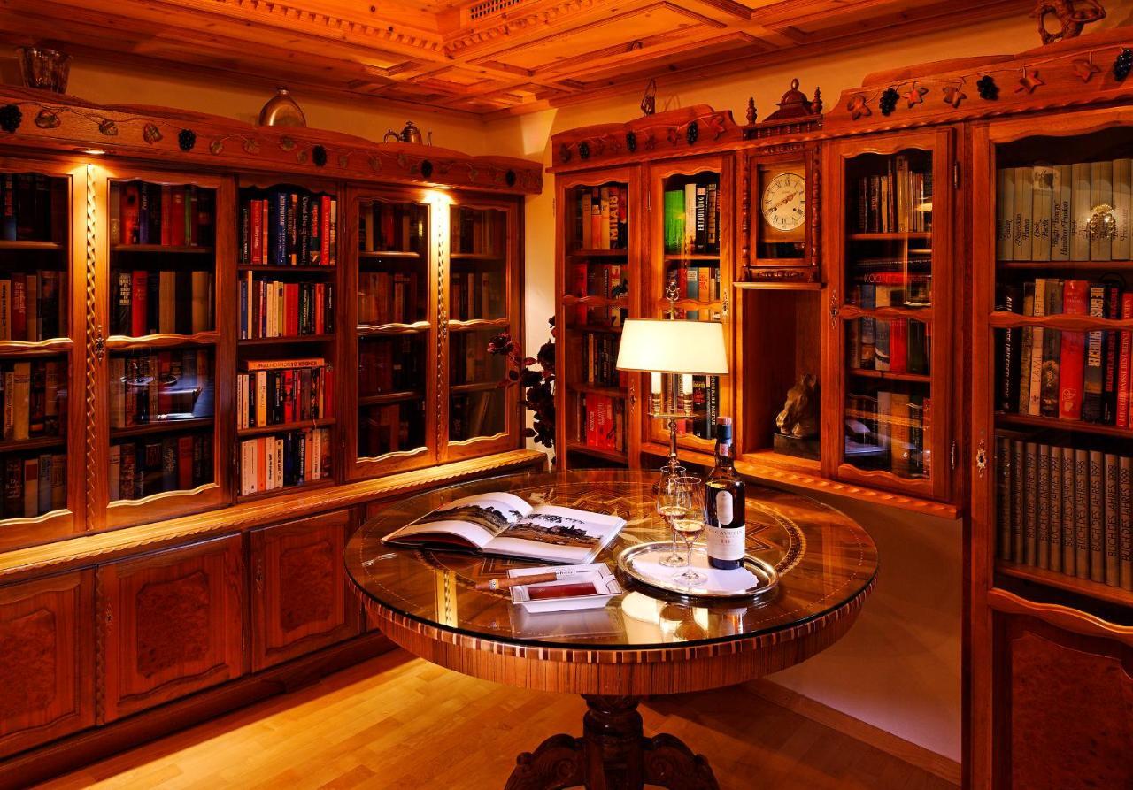 Schlosshotel Chaste تاراسب المظهر الخارجي الصورة